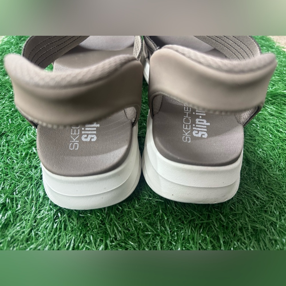 WOMEN'S
Skechers Slip-ins: Ultra Flex 3.0 - Never Better Size 8
Color - Mocha - Picture 4 of 8